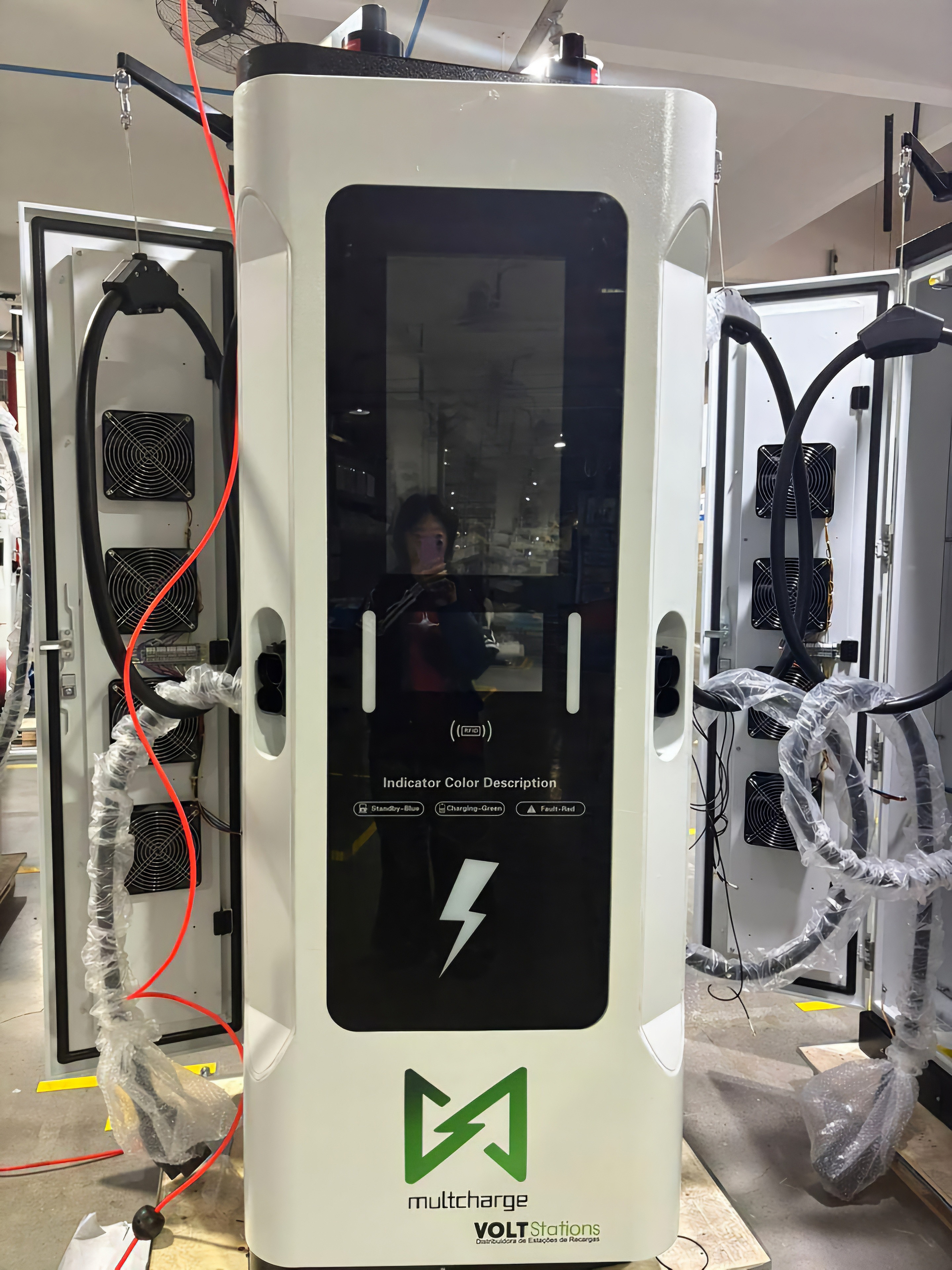 Mockup de tela de aplicativo Volt Stations customizado projeto 03