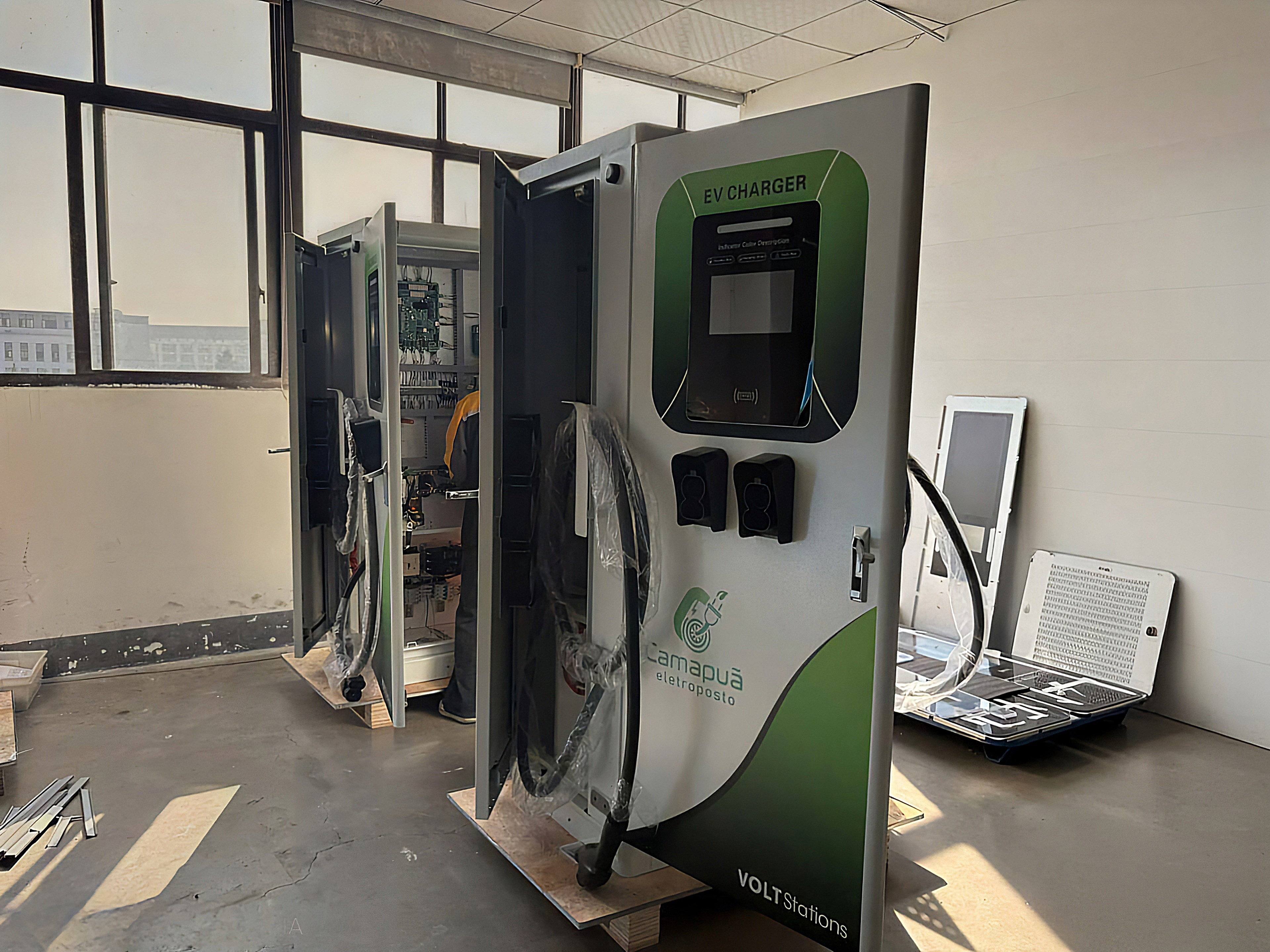 Mockup de tela de aplicativo Volt Stations customizado projeto 10